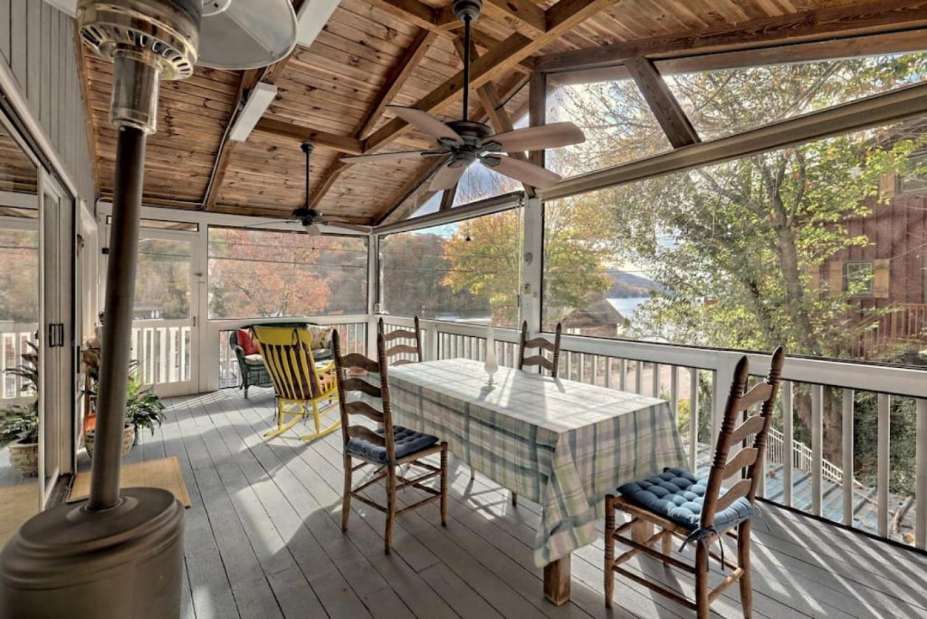 Hannahs Perch On Lake Burton With Private Top Patio And Bottom Dock Clayton Exterior photo
