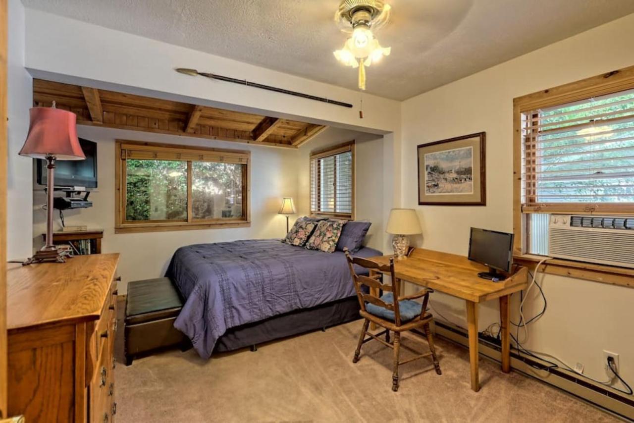 Hannahs Perch On Lake Burton With Private Top Patio And Bottom Dock Clayton Exterior photo