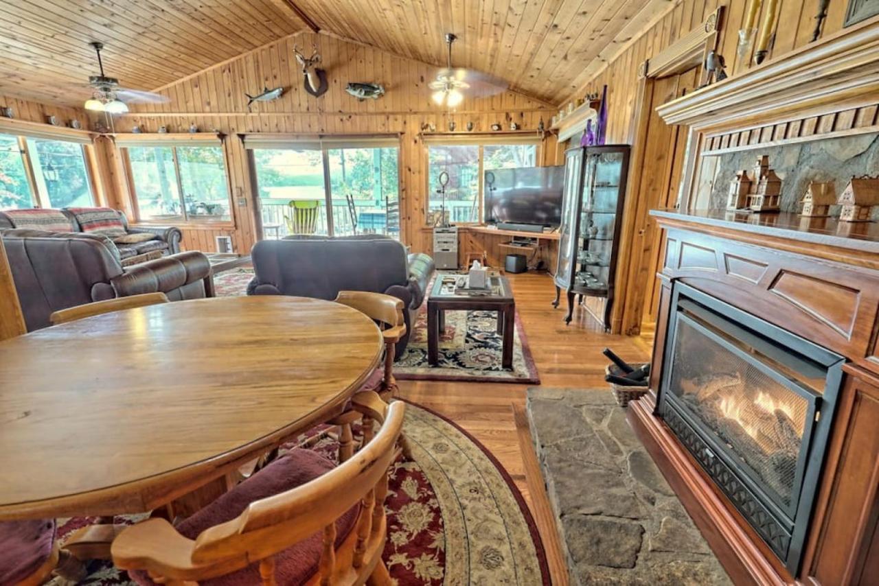 Hannahs Perch On Lake Burton With Private Top Patio And Bottom Dock Clayton Exterior photo